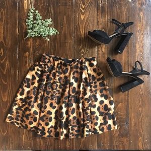 Zara Skirts - ZARA Leopard Mini Skirt - Elastic Waist - Medium Zara Skirts - ZARA Leopard Mini Skirt - Elastic Waist - Medium